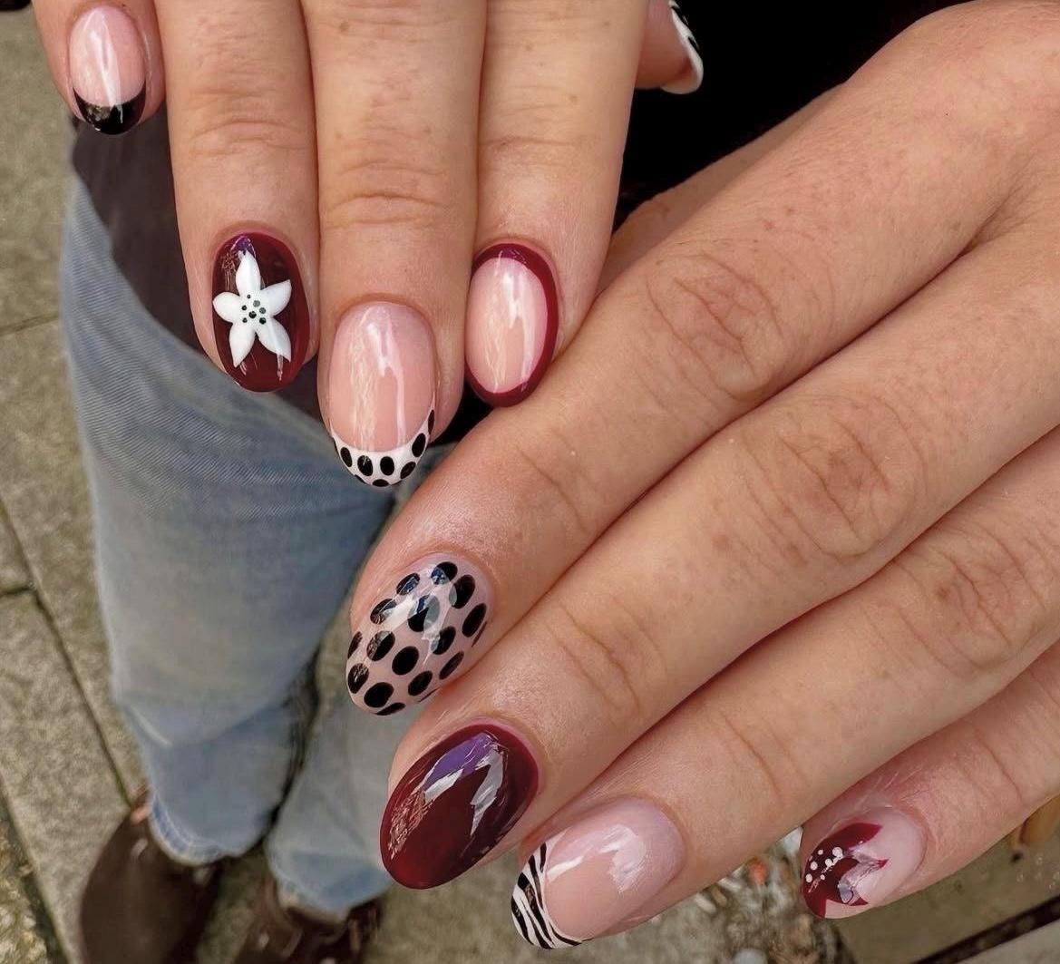 Handmade Press On Nails: Reusable, Glue Ons, Acrylic Gel, Almond Round Short, Handpainted Luxury