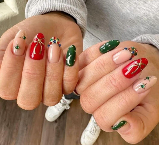 Handmade Press On Nails: Reusable, Trending, Almond Round Short, Xmas Christmas Winter