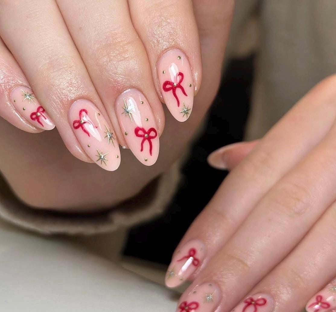 Handmade Press On Nails: Reusable, Trending, Almond Round Short, Xmas Christmas Winter