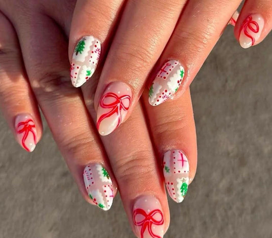 Handmade Press On Nails: Reusable, Trending, Almond Round Short, Xmas Christmas Winter