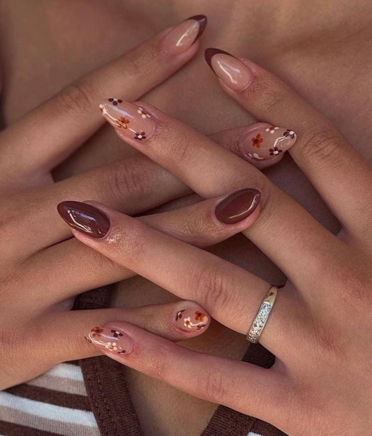 Handmade Press On Nails: Reusable, Gel, Almond Round Short, Handpainted, Luxury